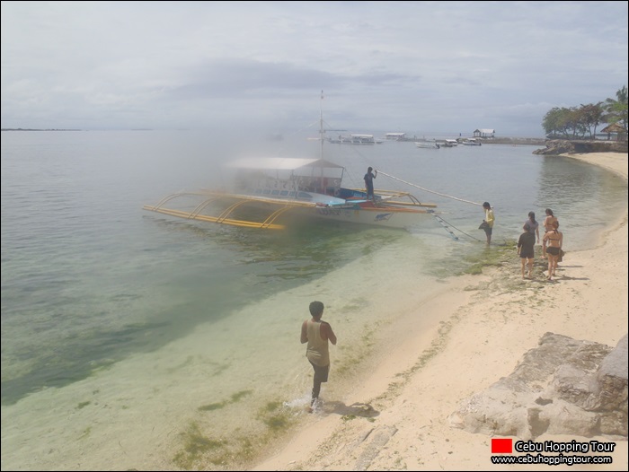 Cebu Nalusuan island hopping tour - 22 Feb 2013