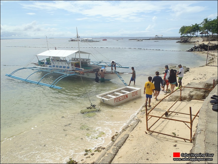 Cebu Nalusuan island hopping tour - 1 Jan 2014