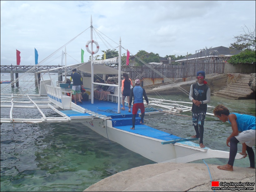 Cebu Nalusuan island hopping tour on 28 Feb 2016