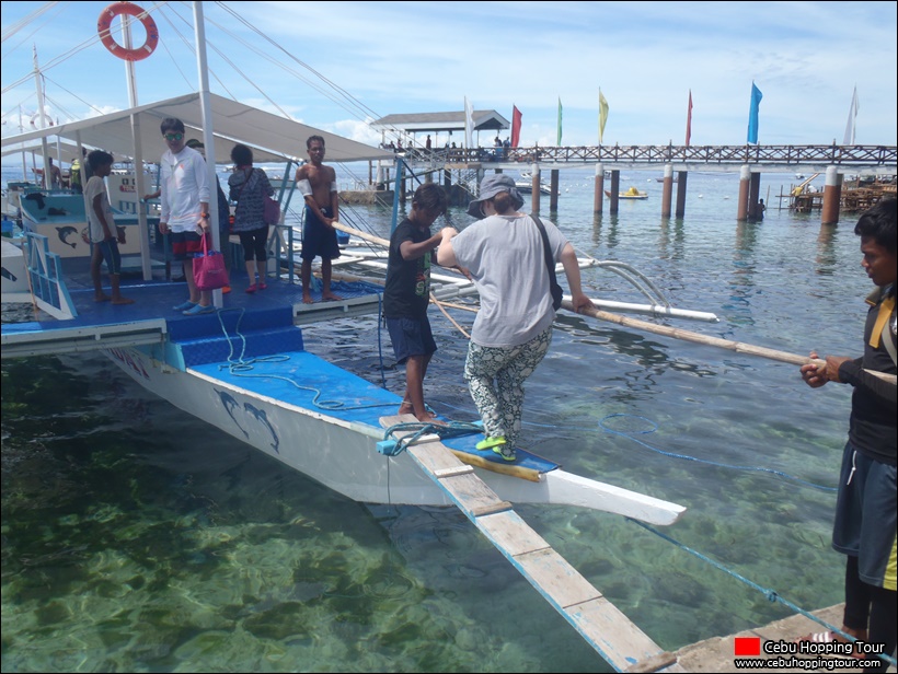 Cebu Hilutungan & Nalusuan island hopping tour on 11 Apr 2016